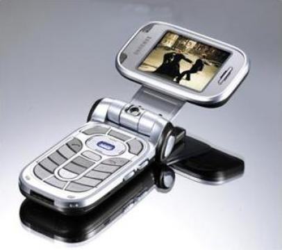 Telefon mobil Samsung V600 de la S.c. Vendor S.r.l