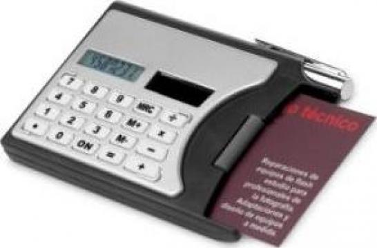 Calculator de birou cu pix si suport pentru carti de vizita de la Sc Event Advertising Srl