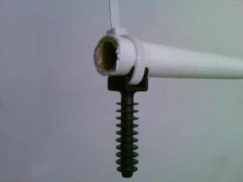 Dibluri fixare tuburi PVC cu fasete
