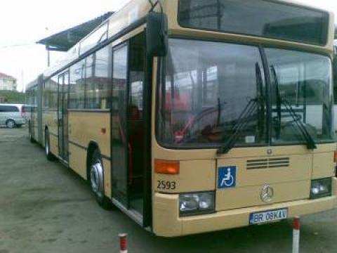 Autobuz articulat Mercedes 0405 de la Cavmario Trans Srl