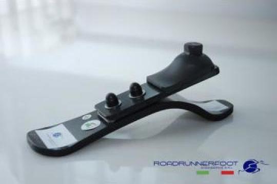 Picior artificial din compozit fibra de carbon de la Roadrunner Foot Engineer