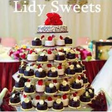 Torturi pentru nunta, prajituri, fursecuri, colaci, cozonaci de la Lidy Sweets S.R.L.