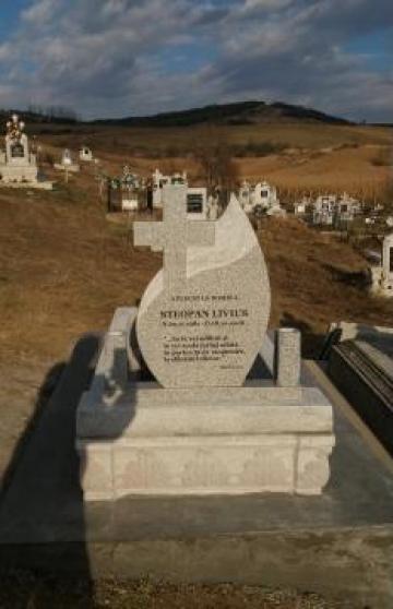Morminte cruci din granit si mozaic de la Sc A & L Palko Srl