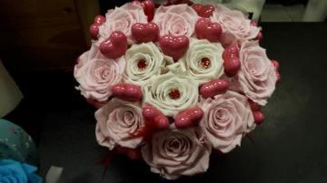 Aranjament inima din trandafiri criogenati roz
