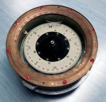 Compas magnetic naval Knot de la Servomar Mirela