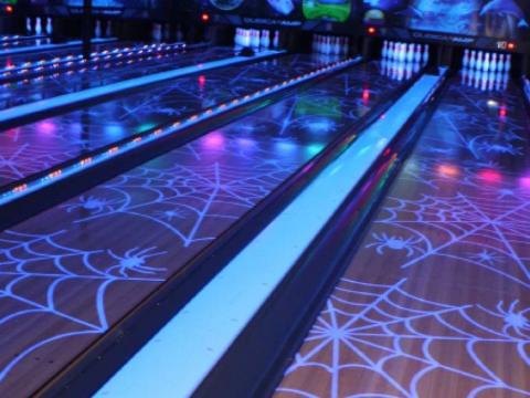 Linii sintetice de bowling MAD de la Rom Bowling Intl Srl
