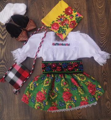 Costum popular pentru fete de Maramures complet