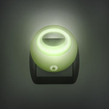 Lampa de veghe cu LED si senzor de lumina - verde de la Future Focus Srl