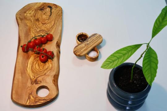 Tocator Master Chef din lemn de maslin 50 cm de la Tradizan