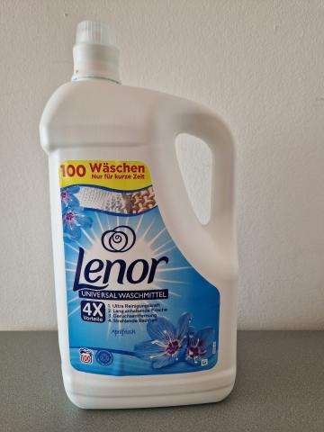 Detergent univesal lichid Lenor de la Rahe Invest Srl