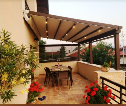 Pergola retractabila