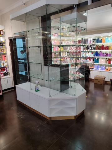 Vitrine parfumerie