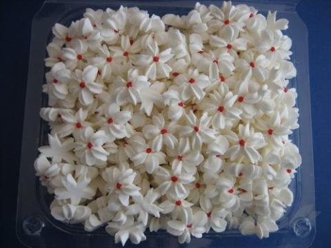 Figurine Floricele albe din zahar, 300g - Lumea de la Lumea Basmelor International Srl