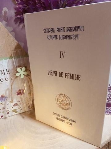 Carte, Viata de familie Cuviosul Paisie Aghioritul de la Candela Criscom Srl.