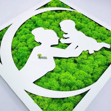 Tablou Mama si copilul decorat cu licheni naturali