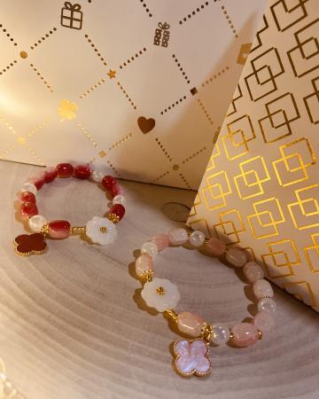 Bratara pastel Cruce - floare de la Candela Criscom Srl.