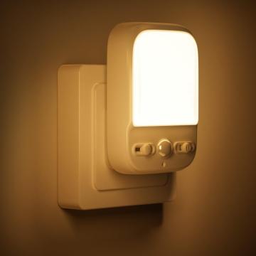 Lampa de veghe cu senzor de miscare, reglaj intensitate