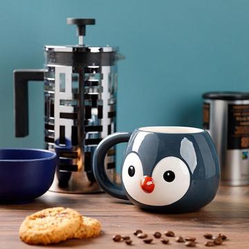 Cana din ceramica cap de pinguin - 660 ml